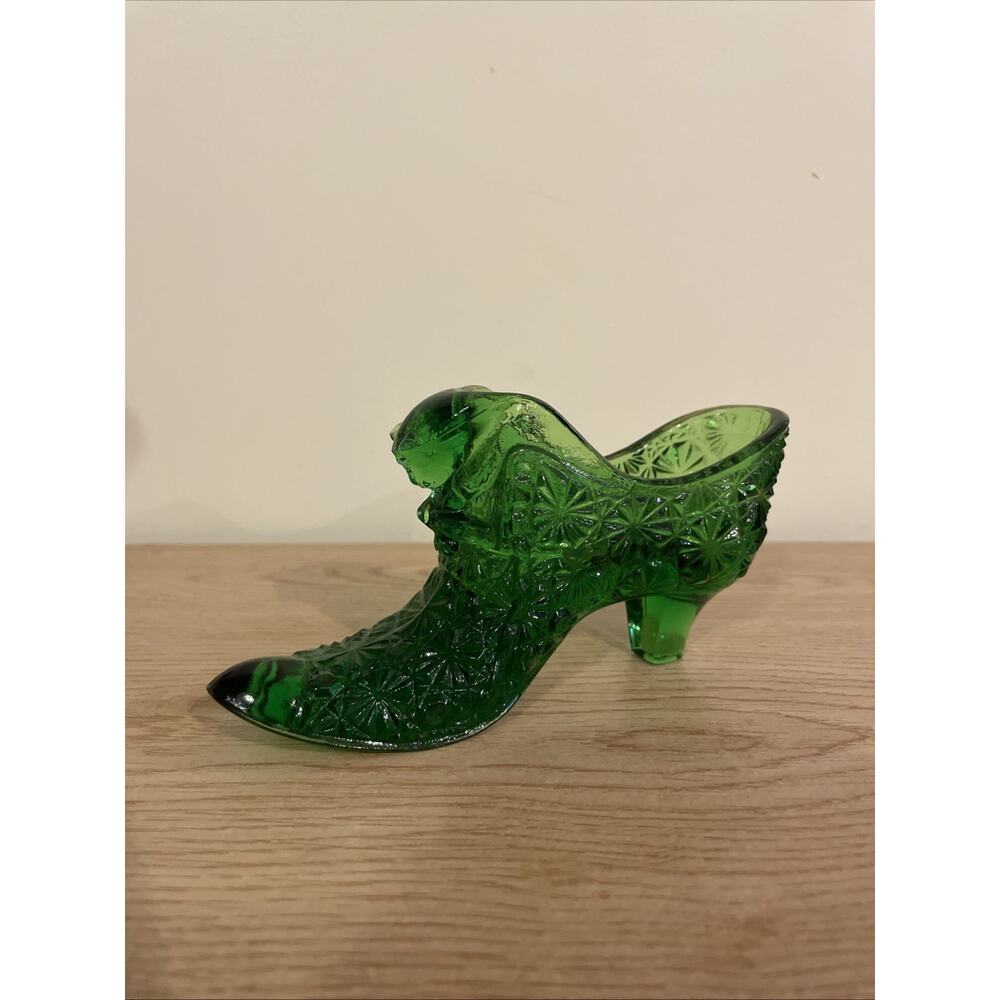 VTG Fenton Emerald Green Cat Head Slipper Shoe Daisy Button Glass Figurine READ